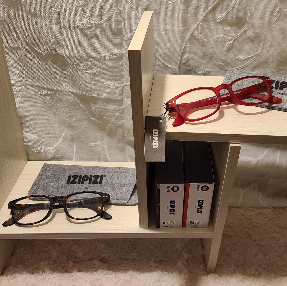 Izipizi Reading Glasses x2